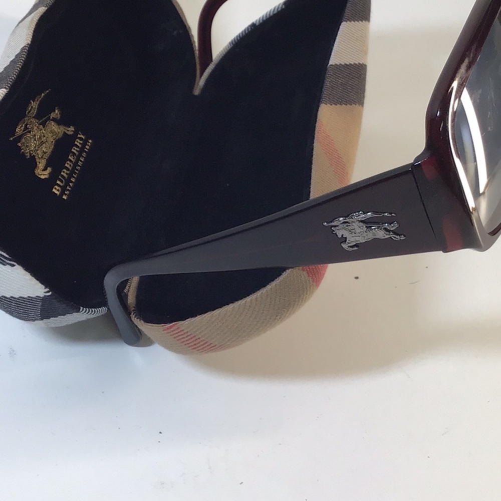 Great Pair Of Script Burberry Frames, And Case. - image 2